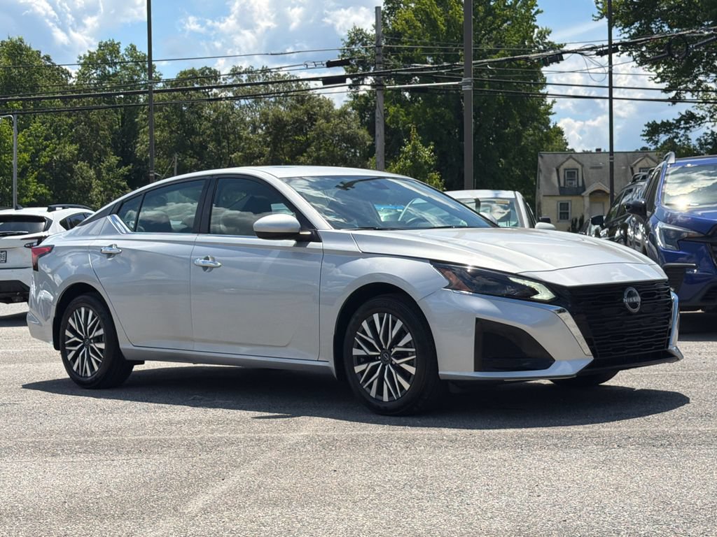 Used 2024 Nissan Altima 2.5 SV w/ SV Premium Package