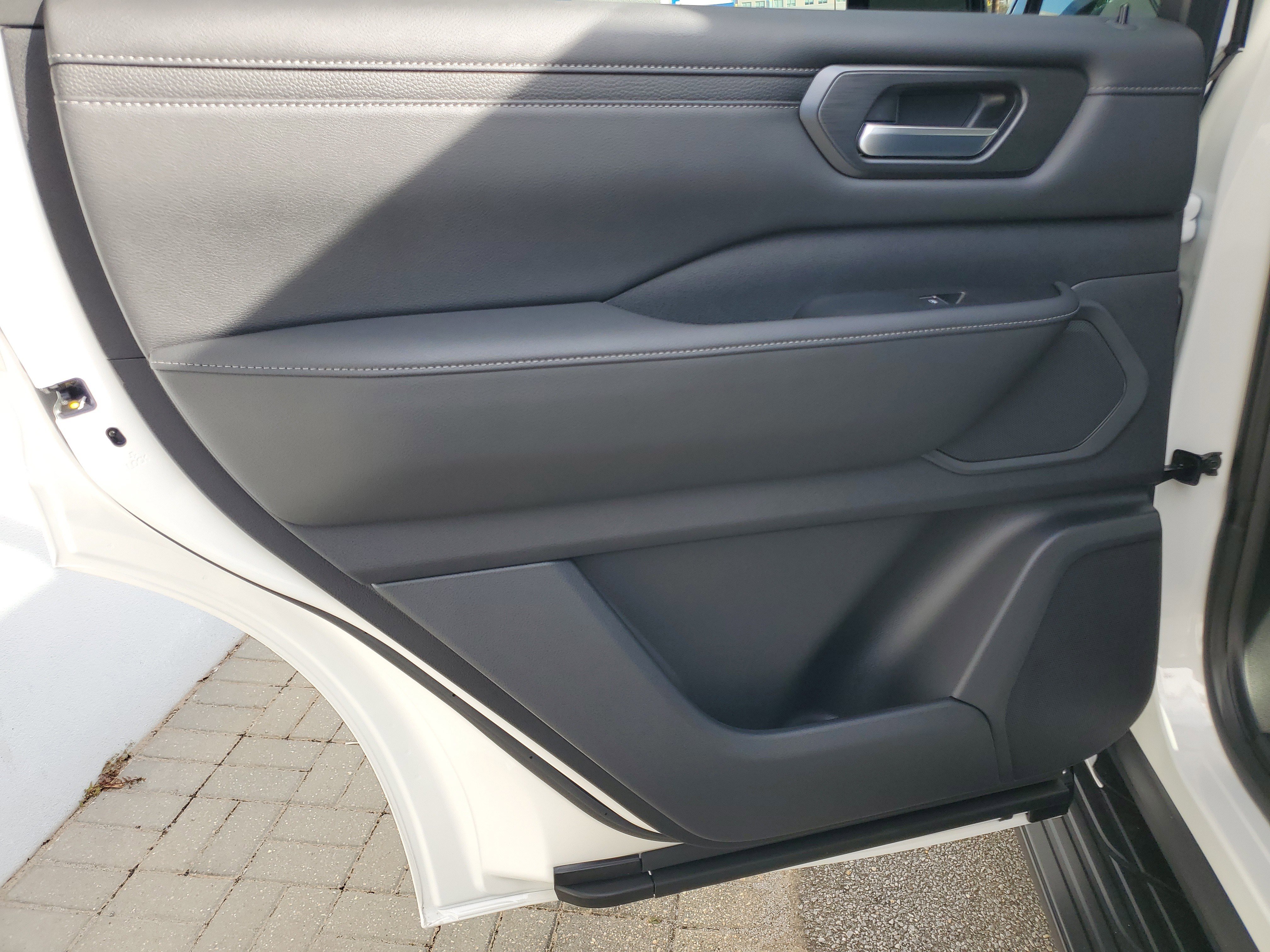 New 2026 Nissan Armada SV image 20