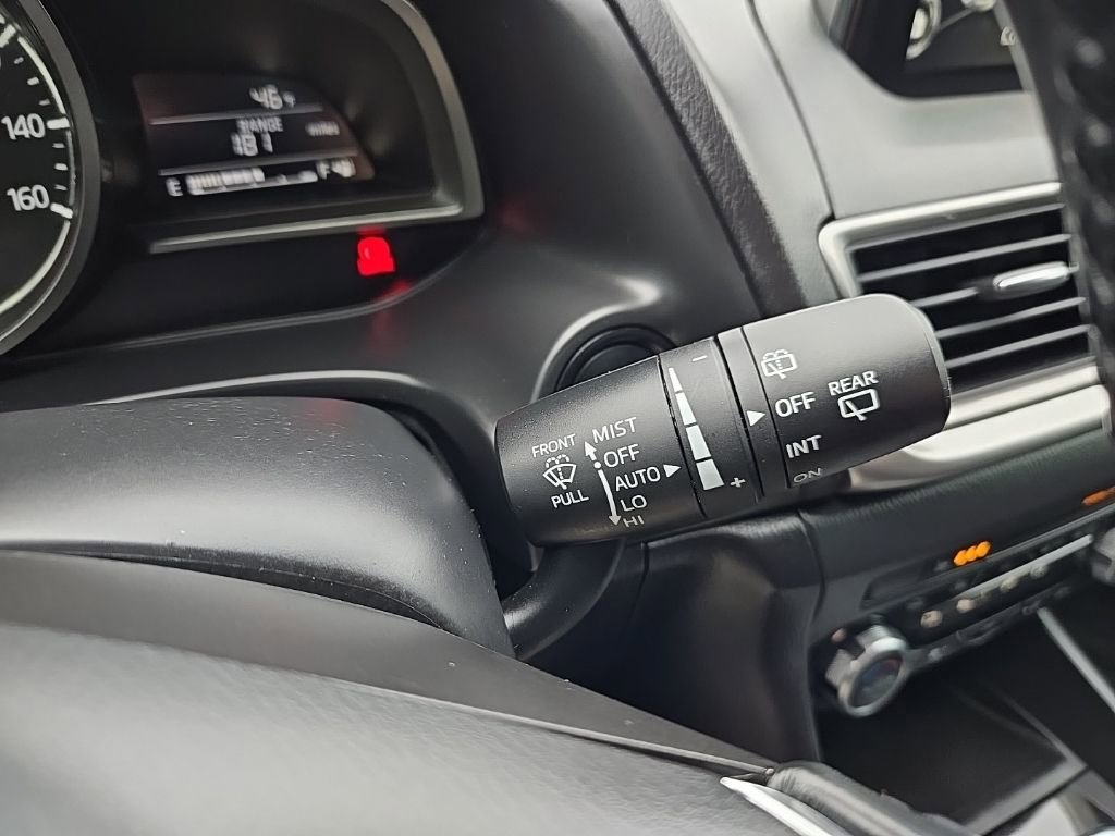 Used 2018 MAZDA MAZDA3 Touring image 17