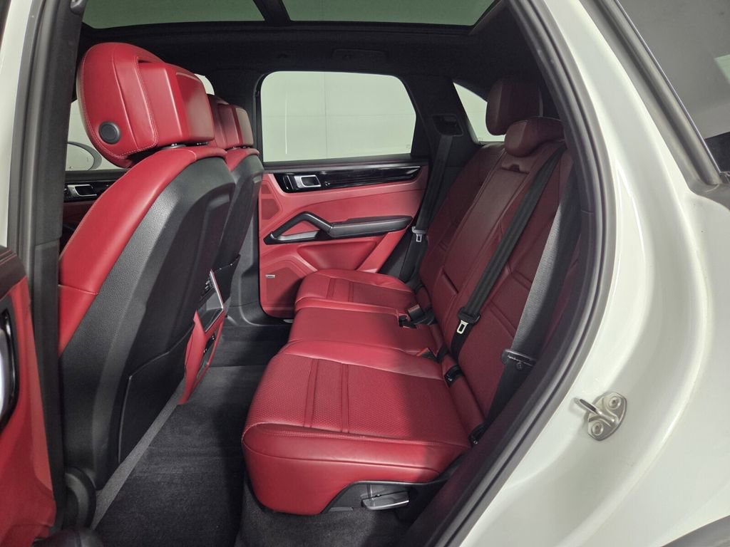 Used 2019 Porsche Cayenne AWD/4WD image 26