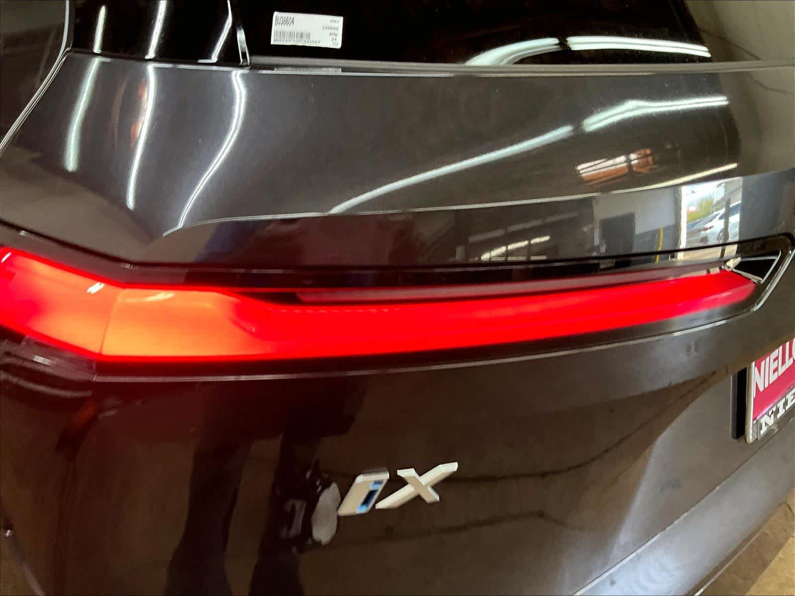 Used 2024 BMW iX xDrive50 w/ Sport Package AWD/4WD image 31