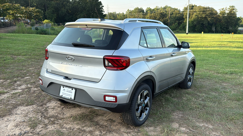 New 2026 Hyundai Venue SEL FWD image 7