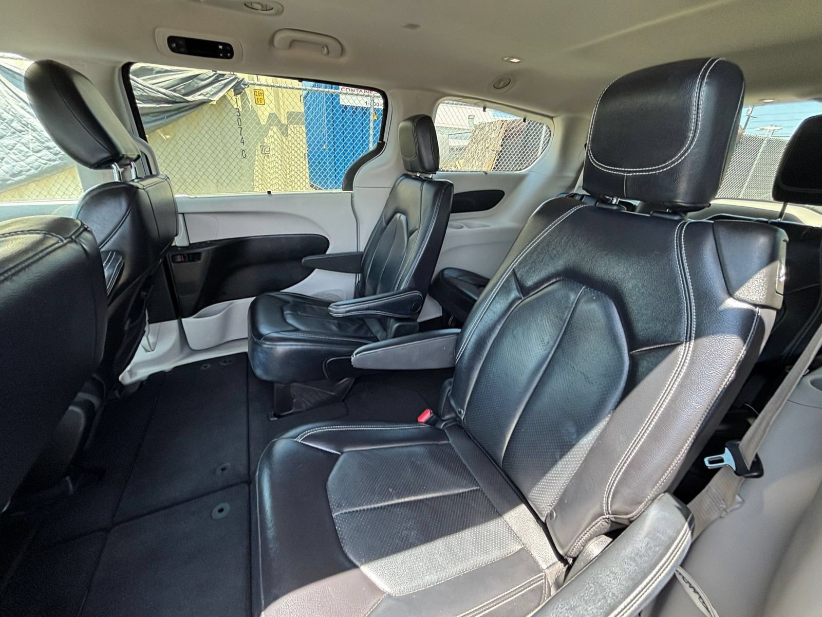 Used 2022 Chrysler Pacifica Touring-L FWD image 28