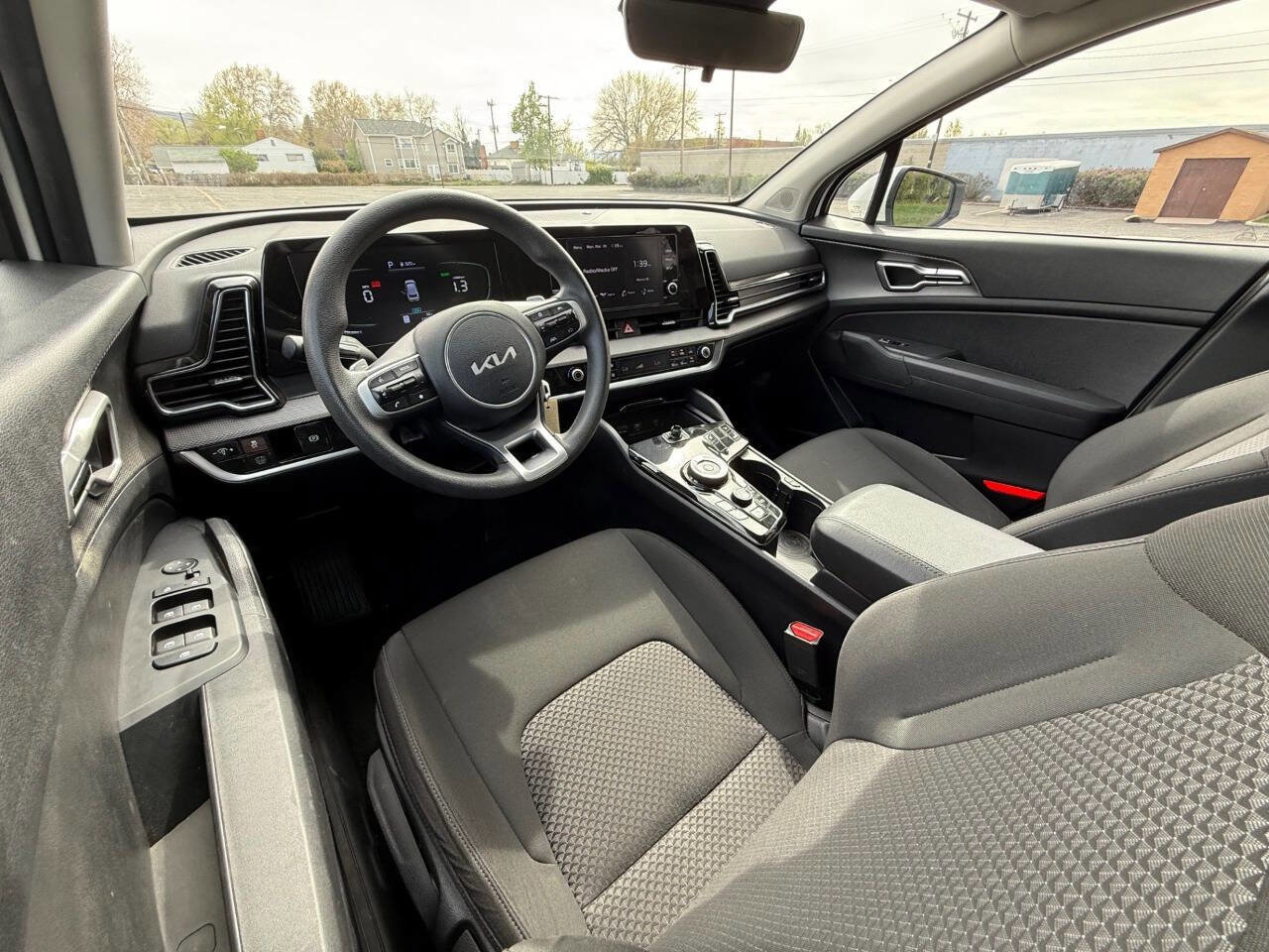 Used 2023 Kia Sportage LX image 9