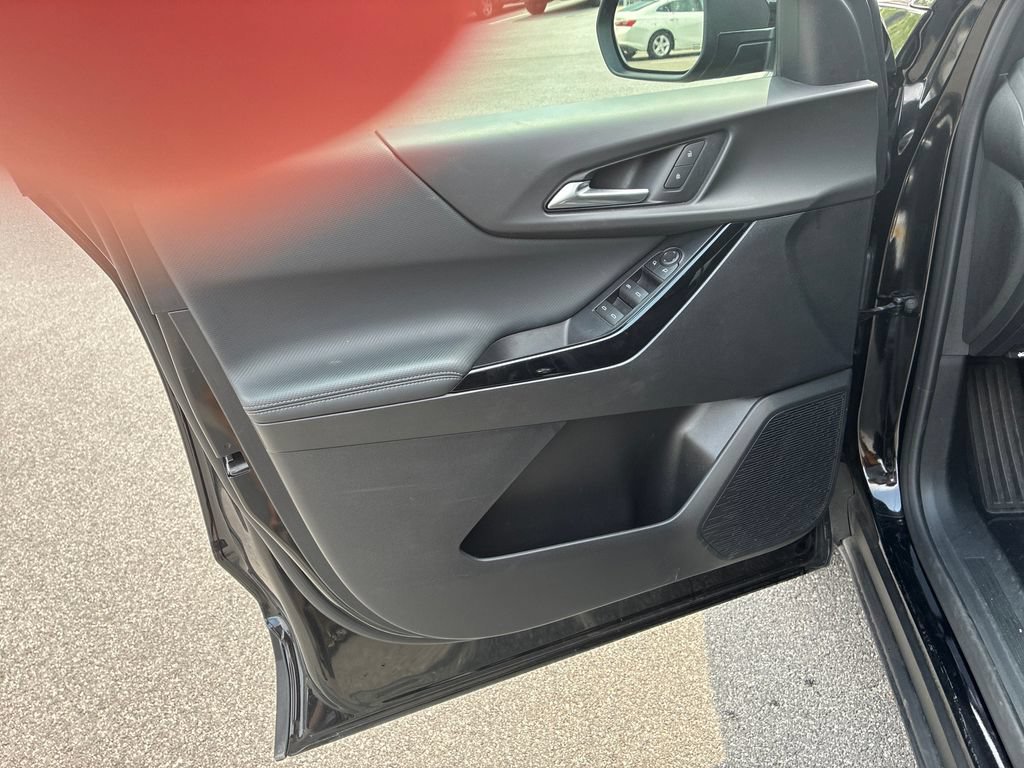 Used 2026 Chevrolet Equinox LT AWD/4WD image 12