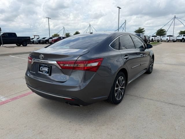 Used 2016 Toyota Avalon XLE FWD image 3