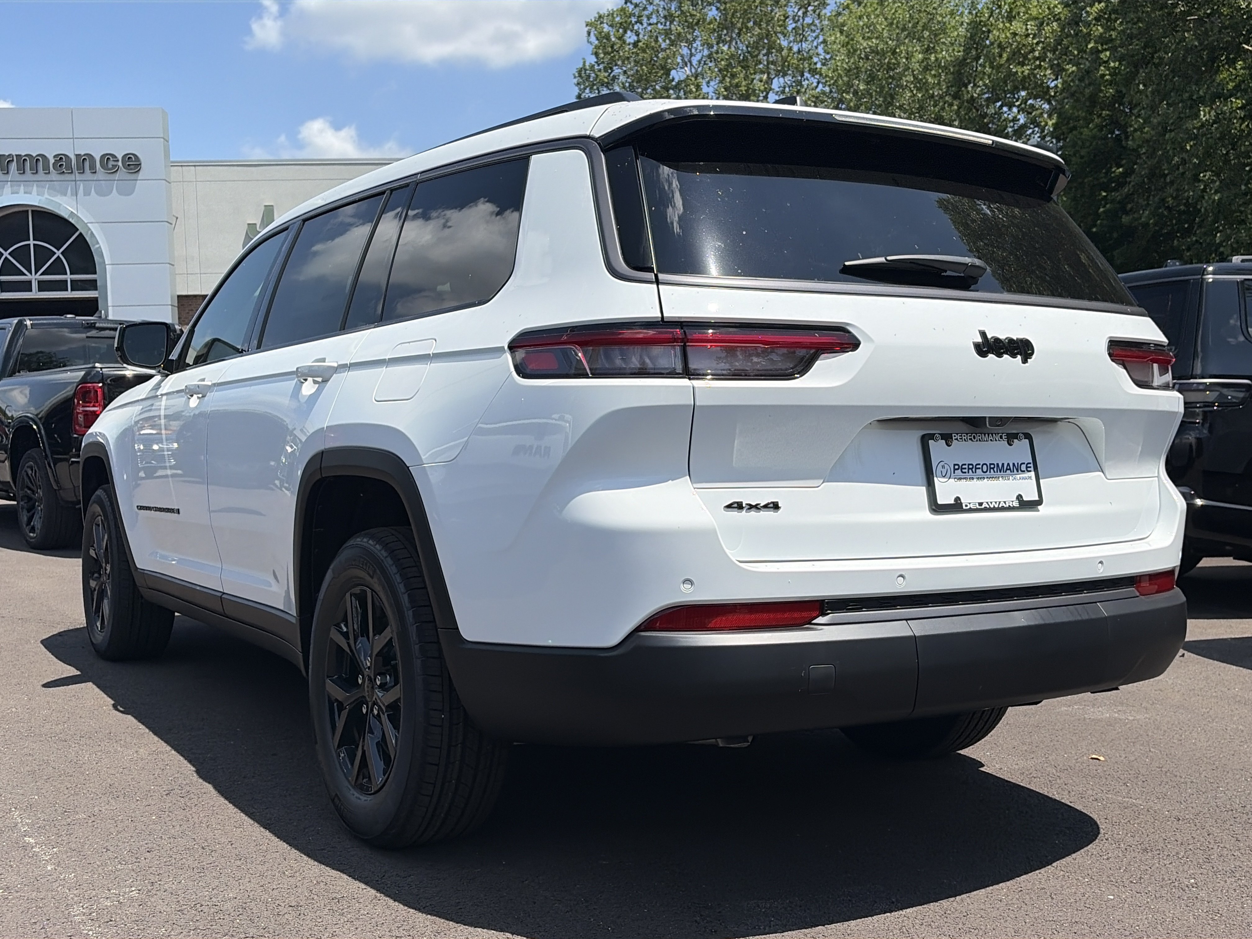 New 2026 Jeep Grand Cherokee L 4WD image 25