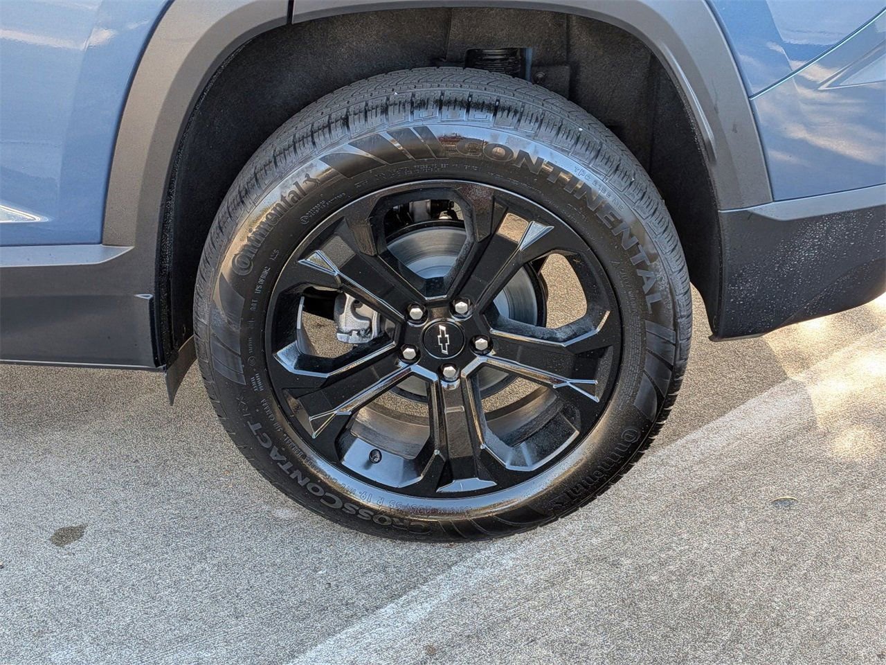 New 2026 Chevrolet Equinox LT w/ Midnight Edition FWD image 7