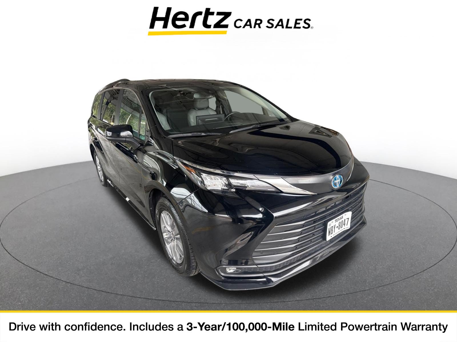 Used 2025 Toyota Sienna XLE FWD image 1