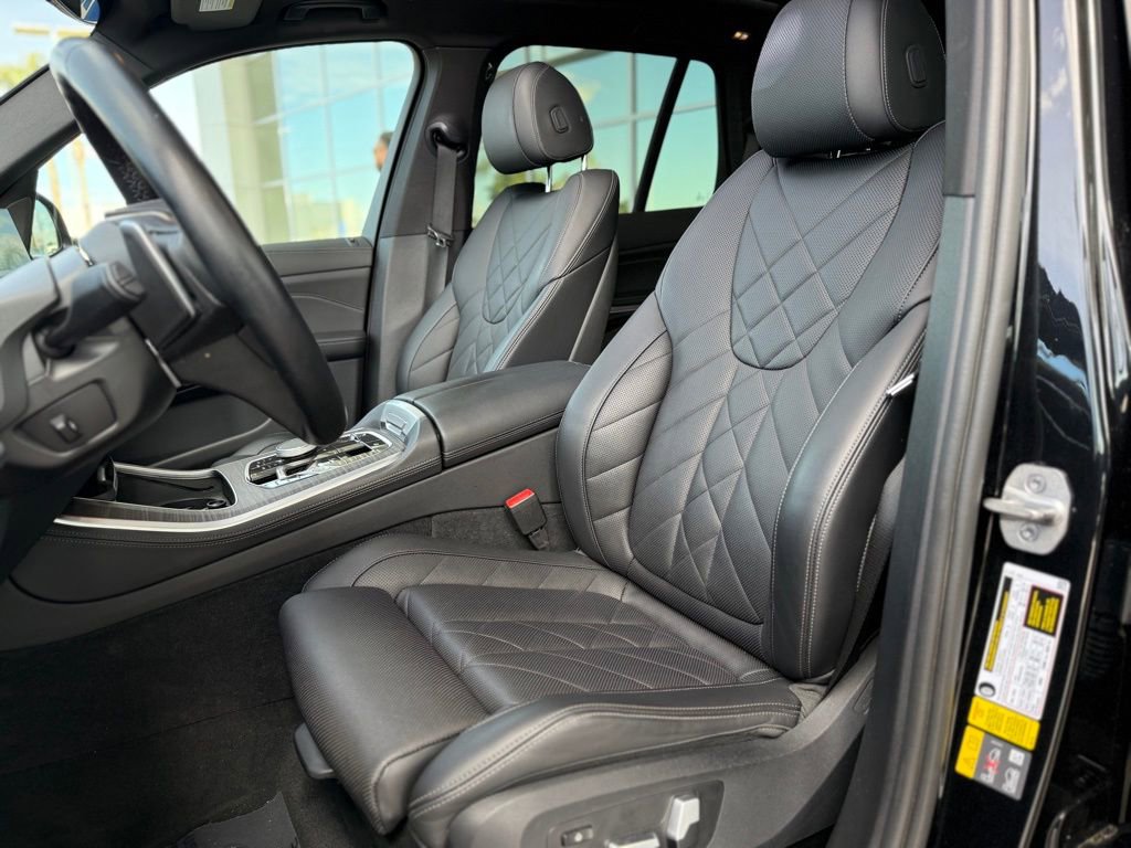 Used 2024 BMW X5 xDrive50e w/ Premium Package image 11