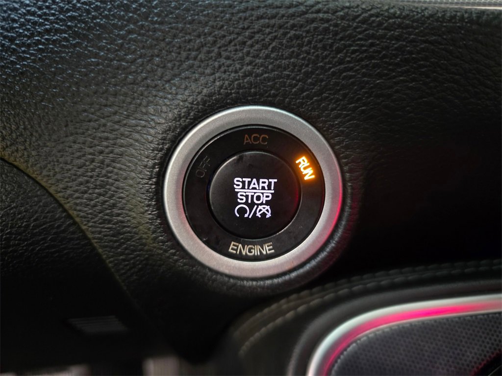 Used 2015 Dodge Challenger SXT Plus image 30