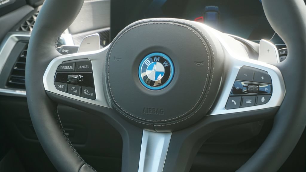 New 2026 BMW X5 xDrive50e w/ M Sport Package AWD/4WD image 18