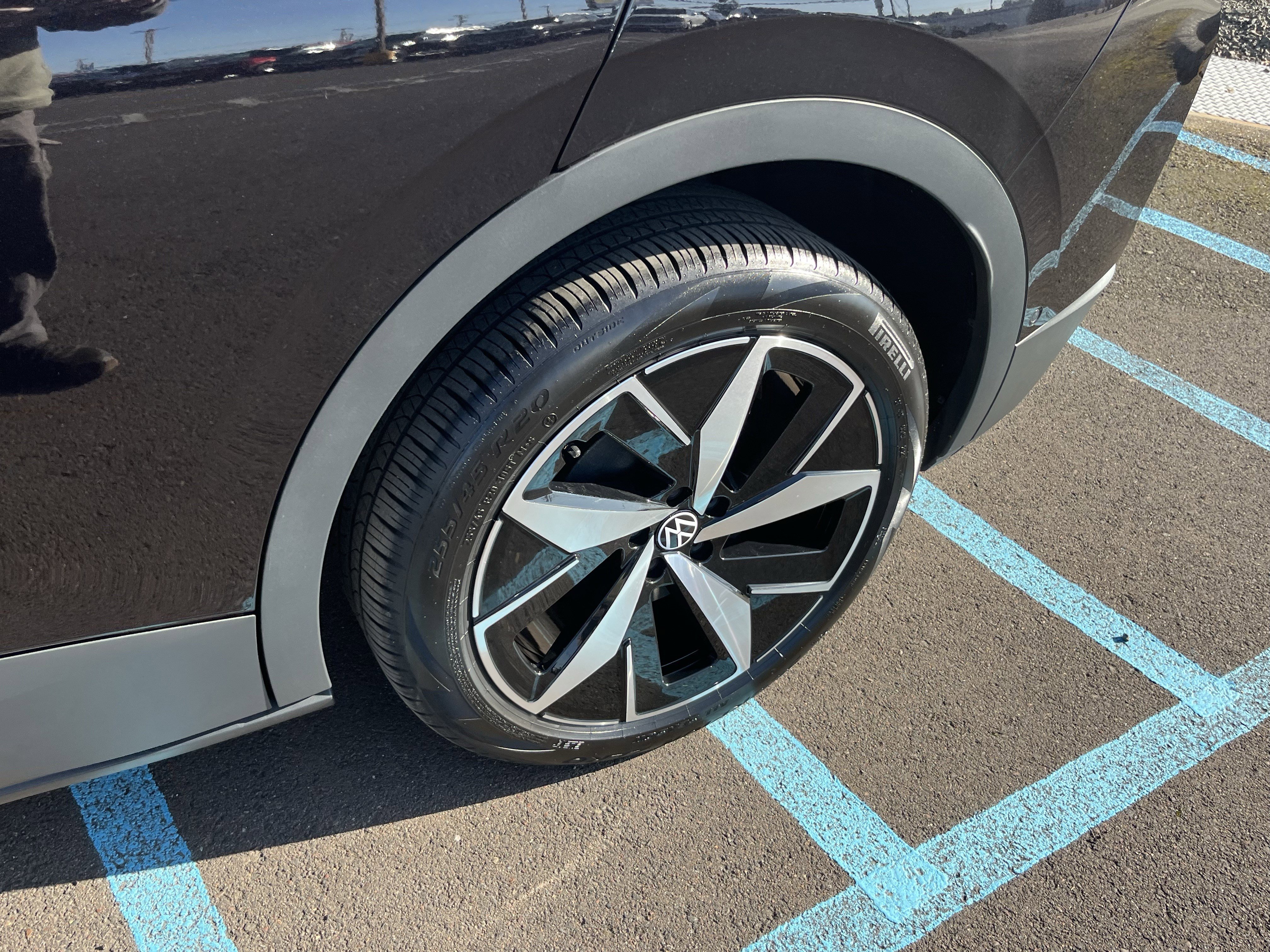 Used 2023 Volkswagen ID.4 Pro S image 25