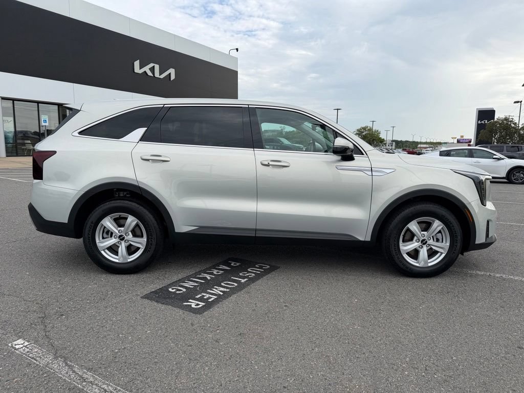 New 2026 Kia Sorento LX FWD image 9