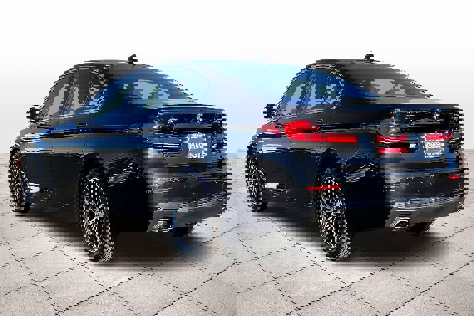 Used 2022 BMW 530i xDrive w/ Premium Package image 15