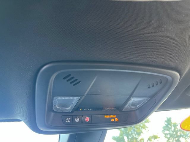 Used 2023 Chevrolet Traverse LT FWD image 28