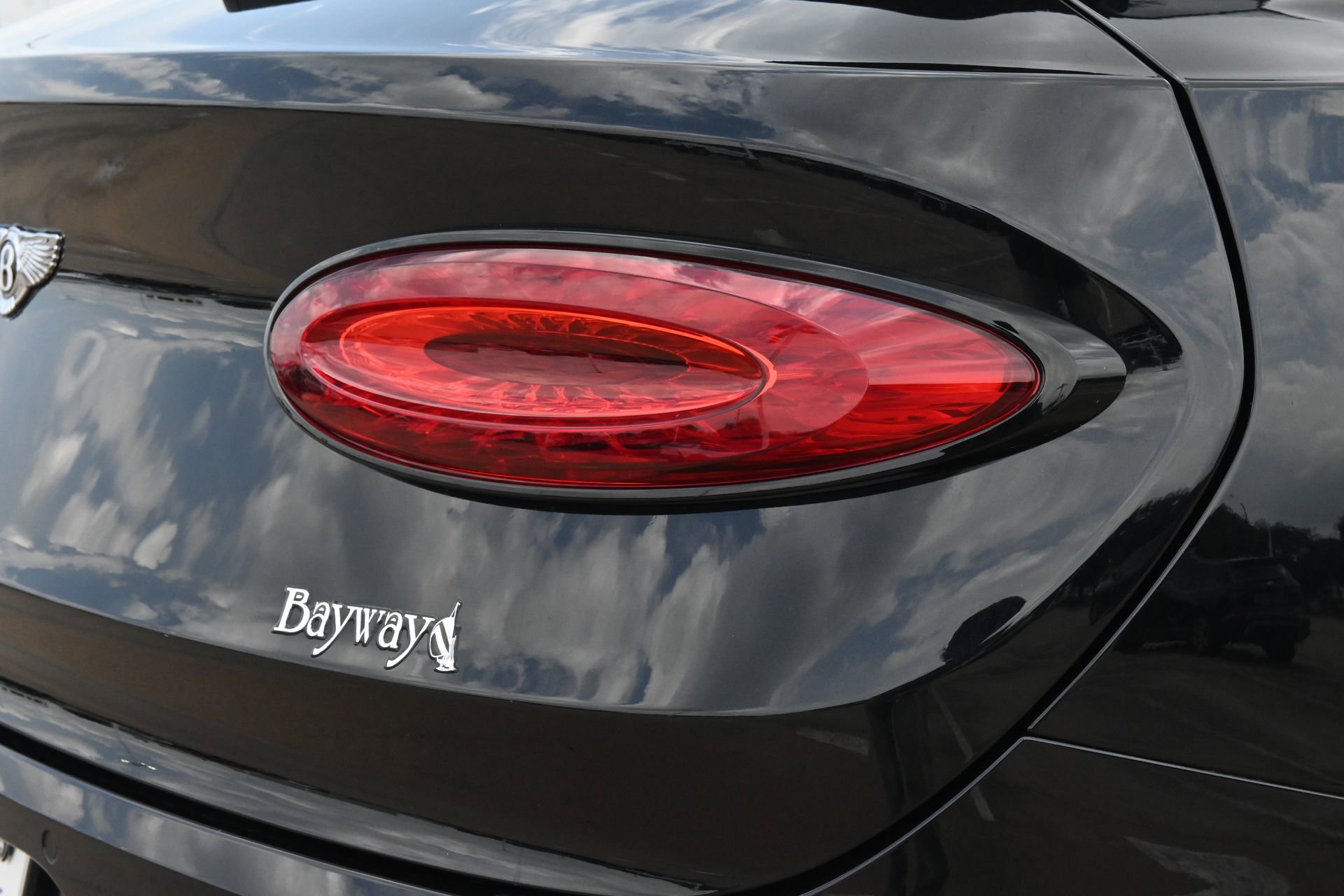 Used 2024 Bentley Bentayga AWD/4WD image 23