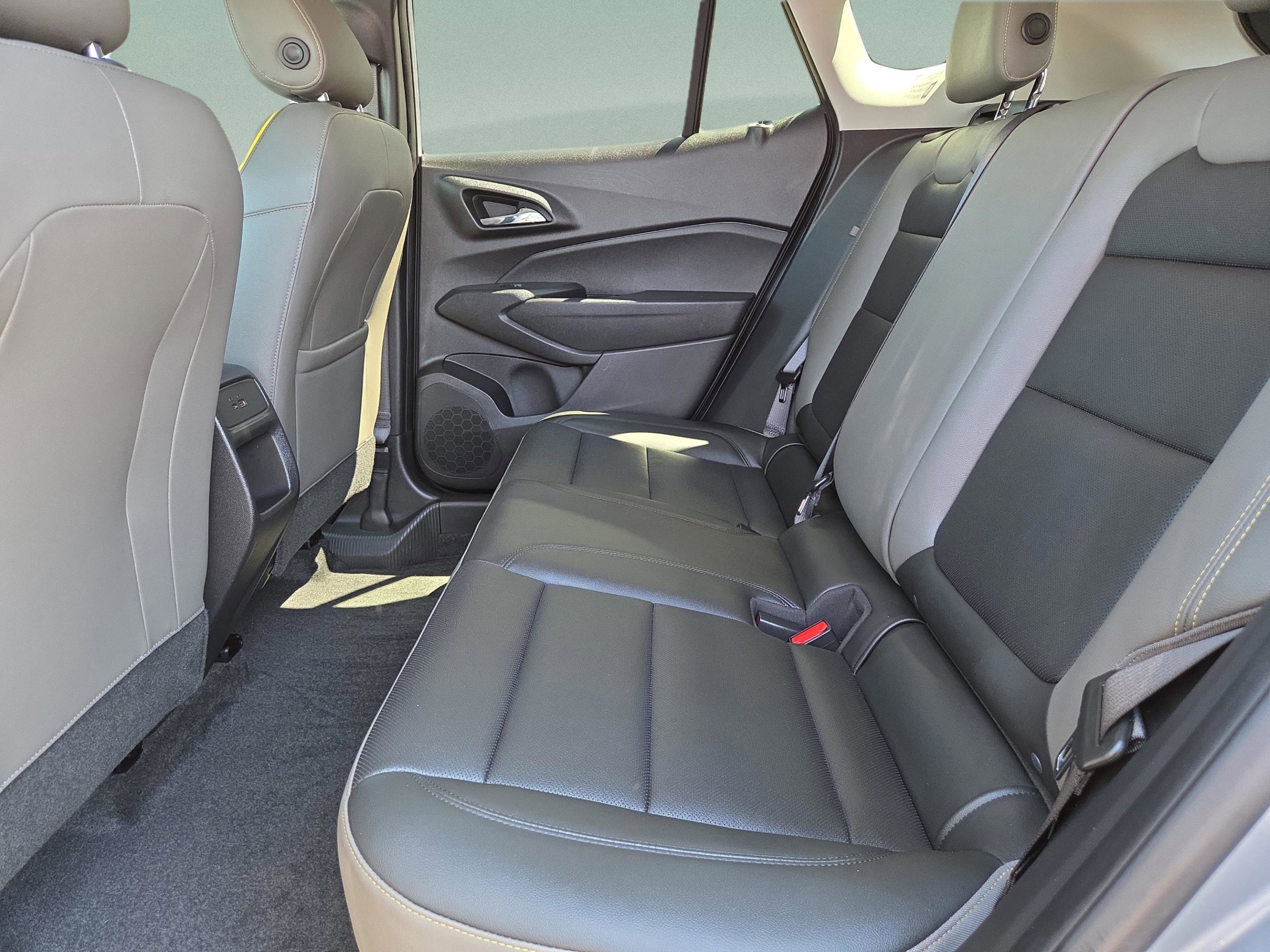 Used 2024 Chevrolet Trax ACTIV w/ Driver Confidence Package FWD image 27