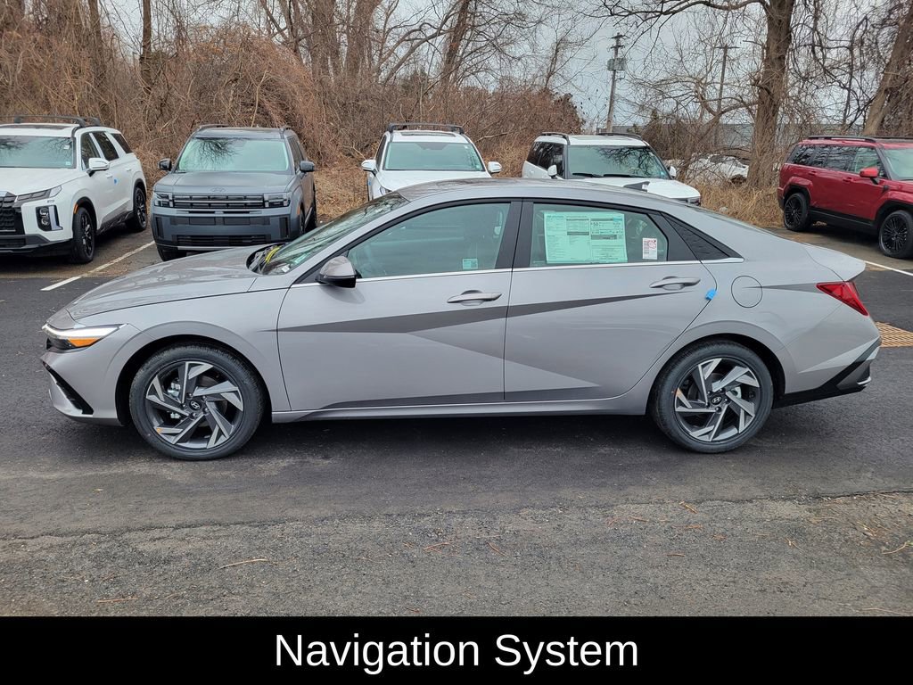 Used 2025 Hyundai Elantra Limited FWD image 7