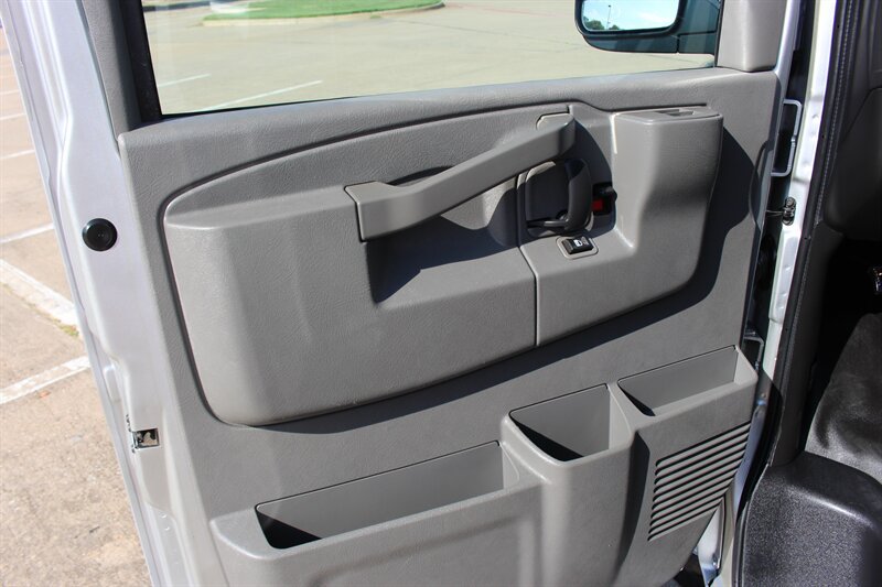 Used 2019 Chevrolet Express 2500 LS w/ Driver Convenience Package RWD image 27