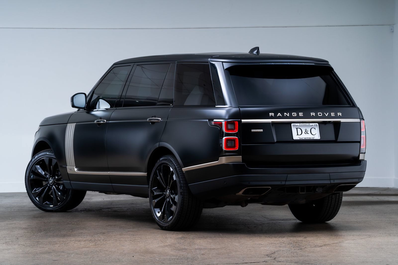 Used 2021 Land Rover Range Rover Autobiography Fifty Edition AWD/4WD image 4