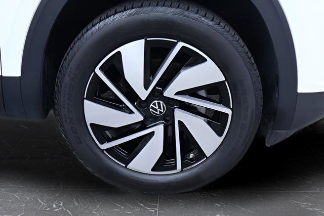 Certified 2025 Volkswagen Atlas SE FWD image 11