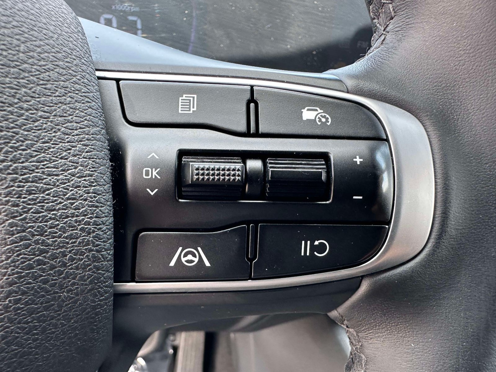 Used 2025 Kia Sportage EX w/ Premium Package AWD/4WD image 14