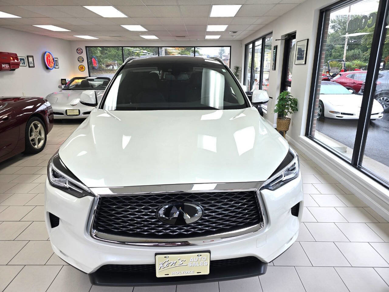 Used 2021 INFINITI QX50 Luxe w/ Cargo Package image 2