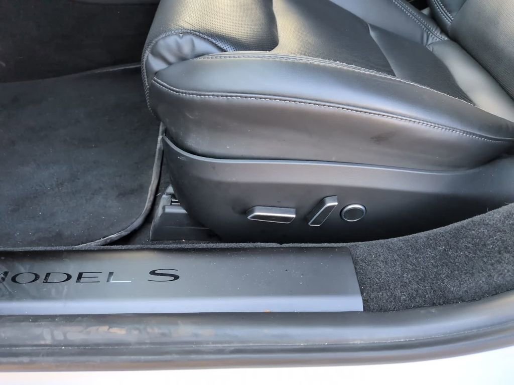 Used 2023 Tesla Model S image 25
