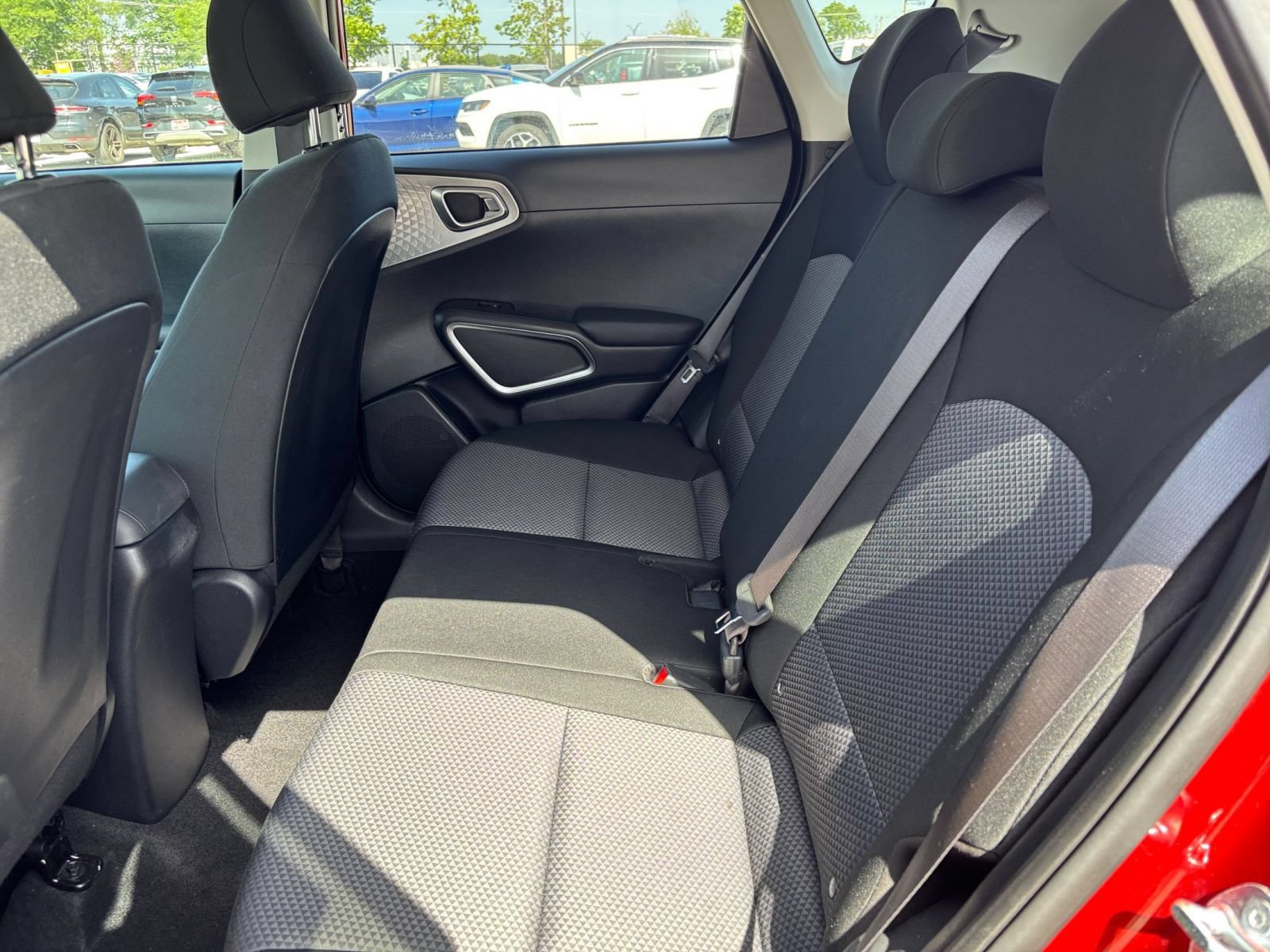 Used 2025 Kia Soul LX w/ LX Technology Package FWD image 22
