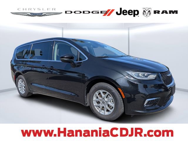 Used 2023 Chrysler Pacifica Touring-L FWD image 1