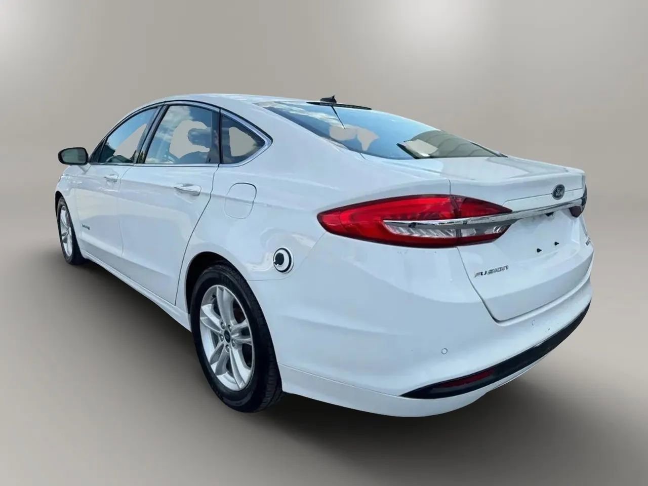 Used 2018 Ford Fusion SE w/ Equipment Group 602A FWD image 8