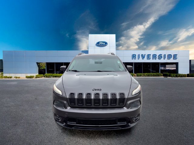 Used 2018 Jeep Cherokee Latitude FWD image 2