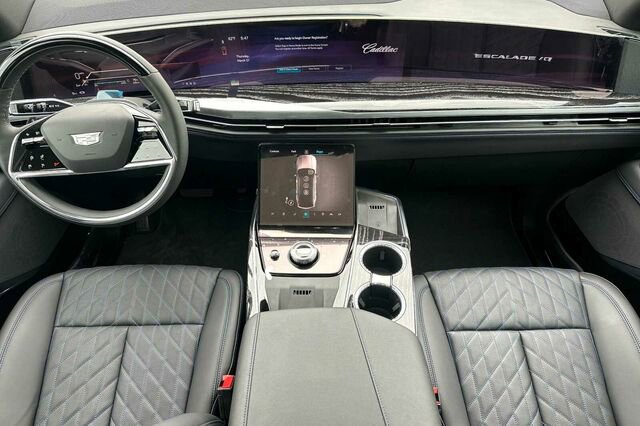 New 2025 Cadillac Escalade IQ Sport 1 w/ LPO, ONYX Package image 13