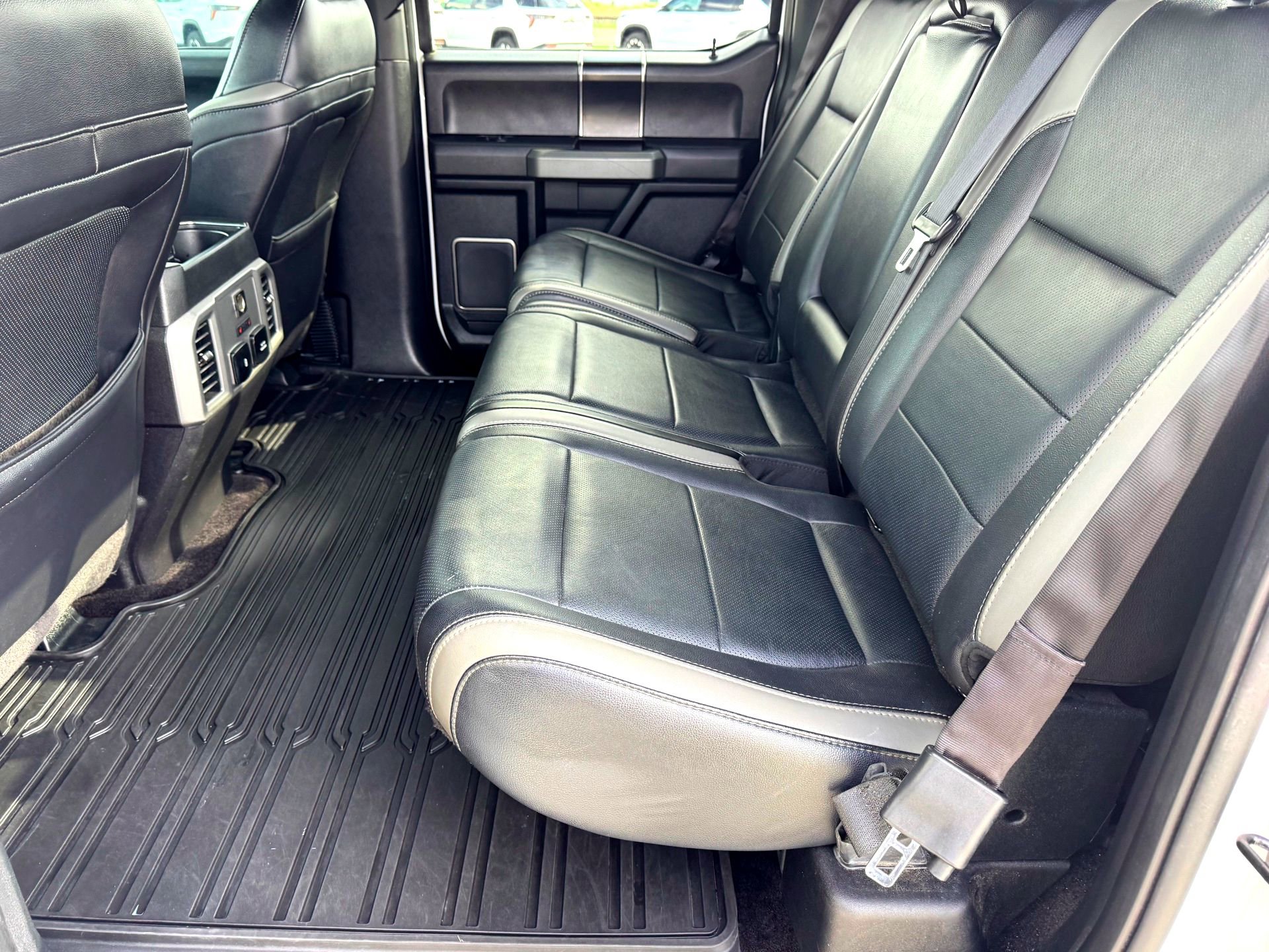 Used 2017 Ford F150 Raptor w/ Equipment Group 802A Luxury image 18