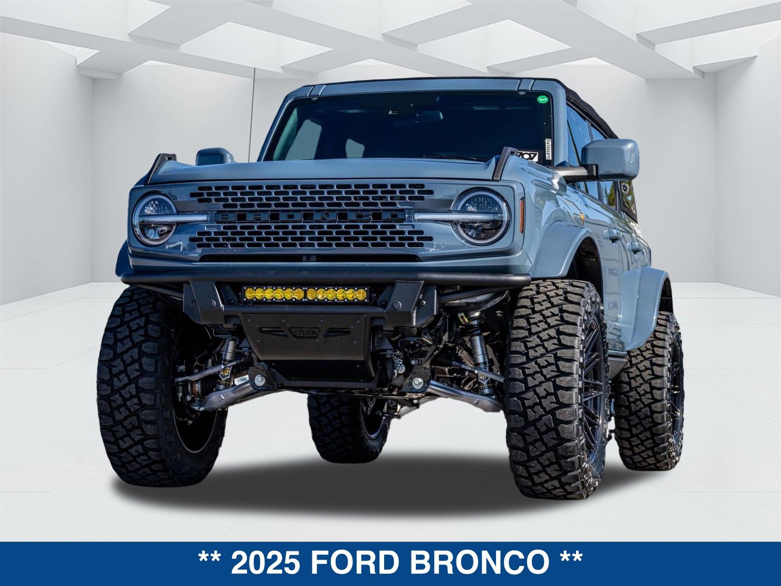 Used 2025 Ford Bronco Badlands AWD/4WD image 8