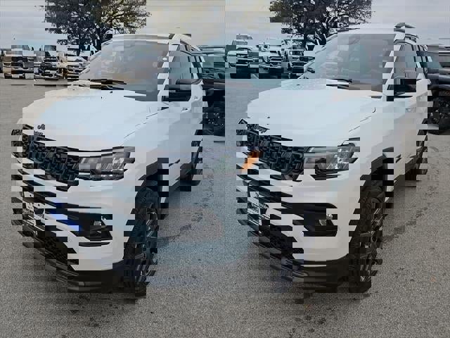 New 2026 Jeep Compass Latitude image 42