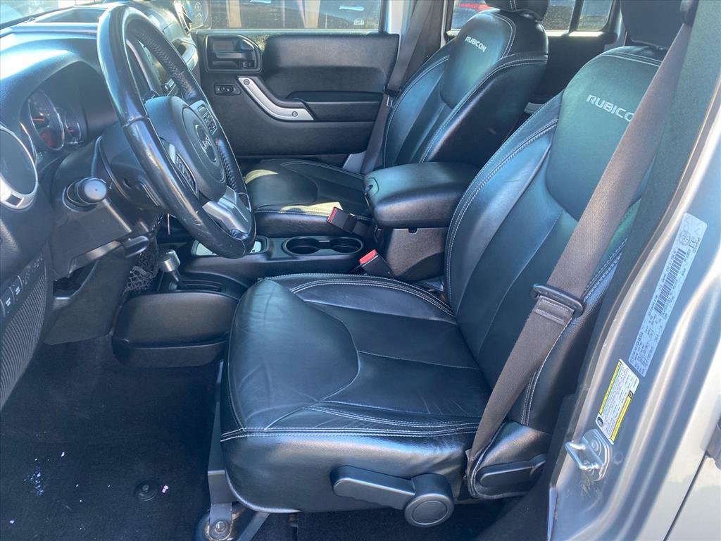 Used 2018 Jeep Wrangler Unlimited Rubicon w/ Connectivity Group AWD/4WD image 9