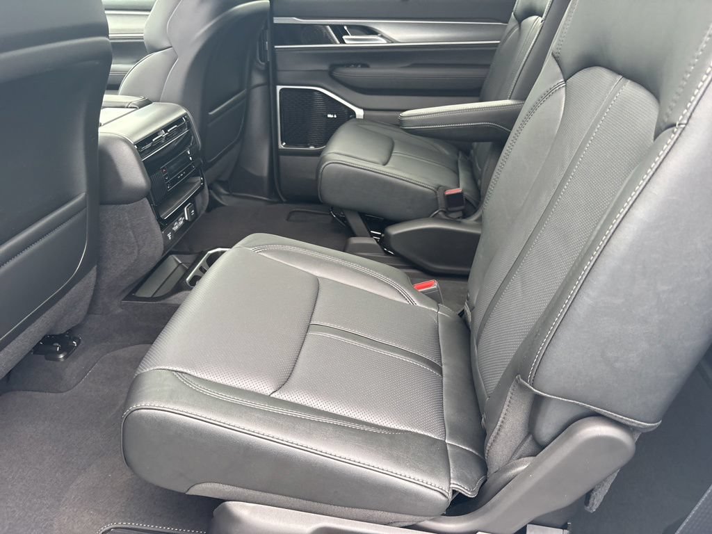 New 2026 Jeep Grand Wagoneer Limited AWD/4WD image 34
