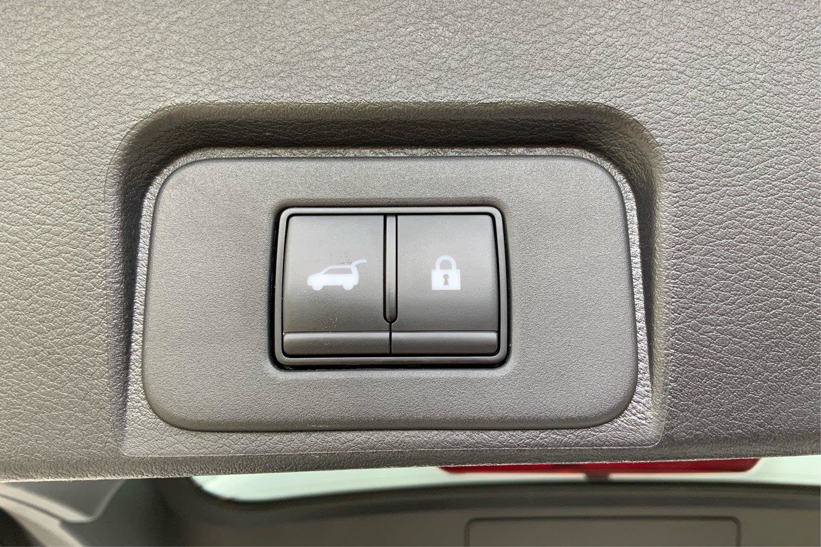 Used 2025 Nissan Rogue SV AWD/4WD image 30