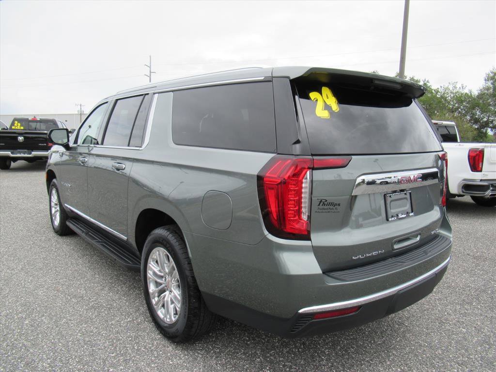 Used 2024 GMC Yukon XL SLT w/ SLT Premium Package image 5