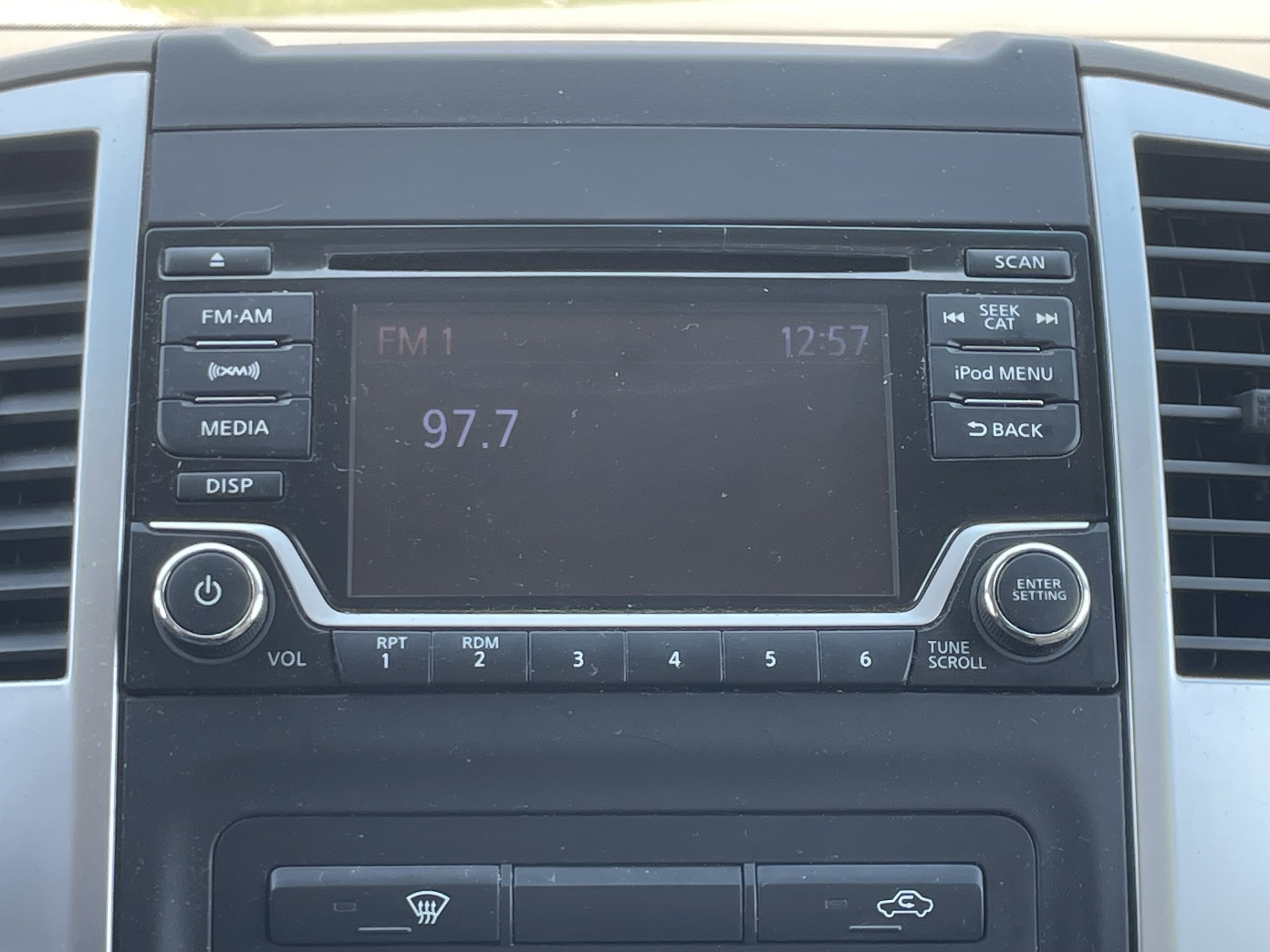 Used 2018 Nissan Frontier SV image 25