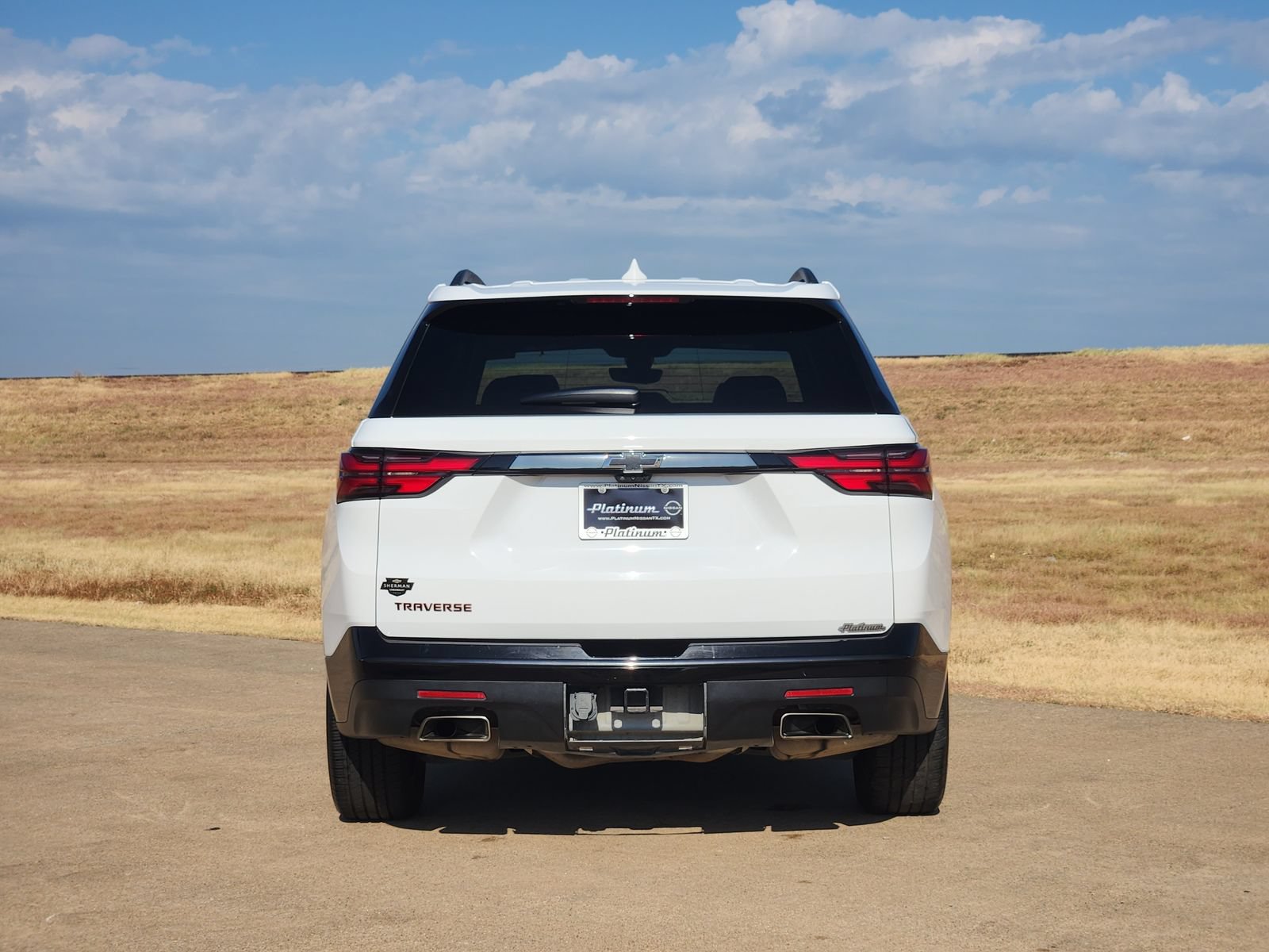 Used 2023 Chevrolet Traverse Premier w/ Redline Edition FWD image 8
