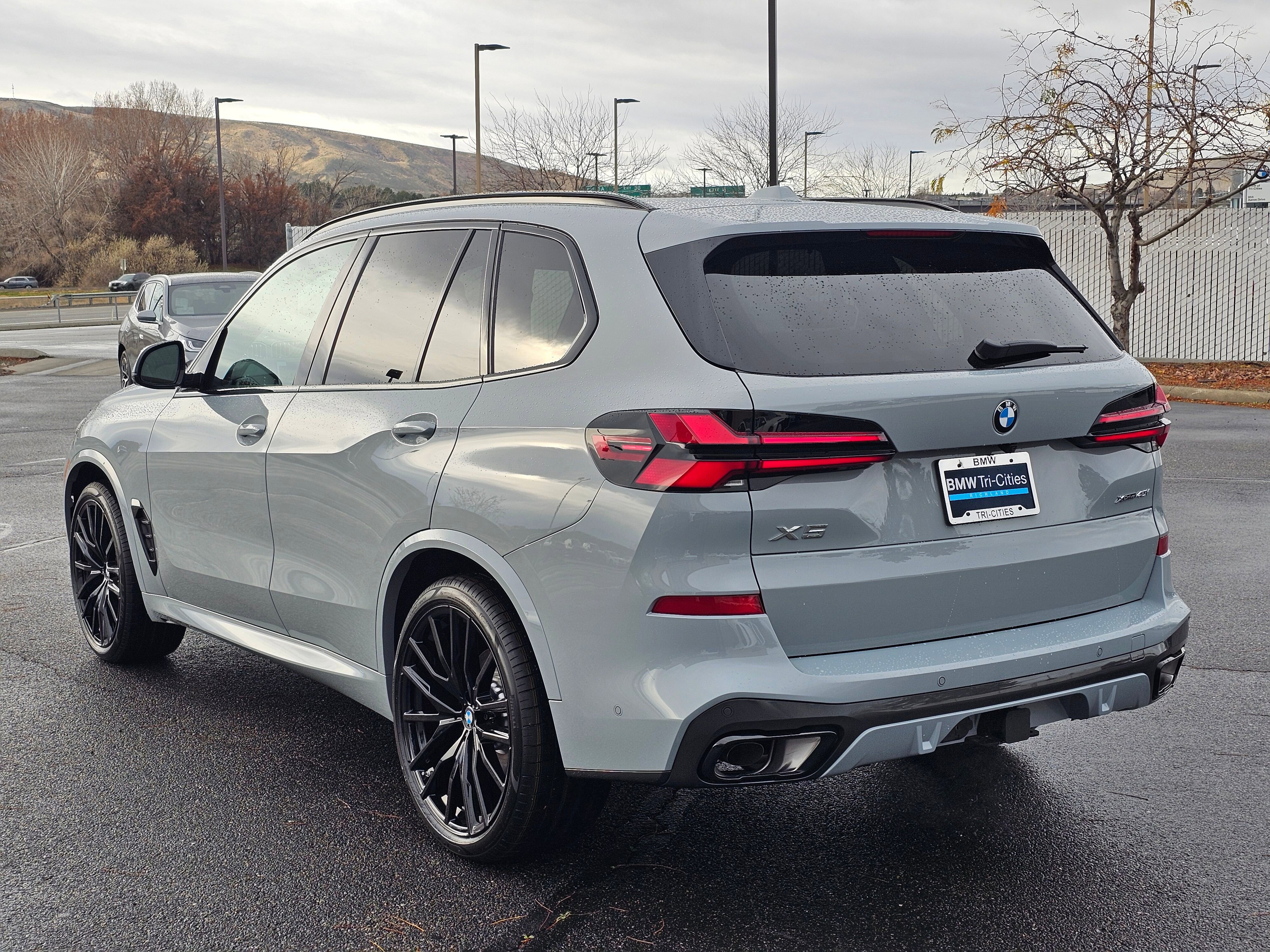 New 2026 BMW X5 xDrive40i w/ M Sport Package image 4