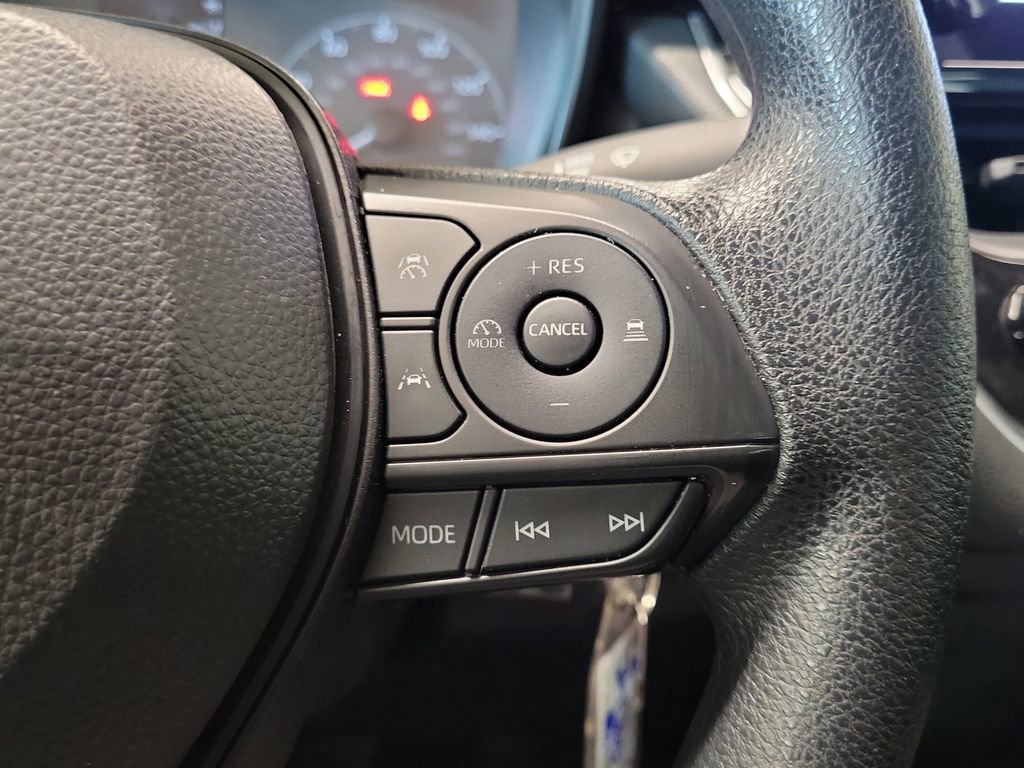 Used 2025 Toyota Corolla LE image 24