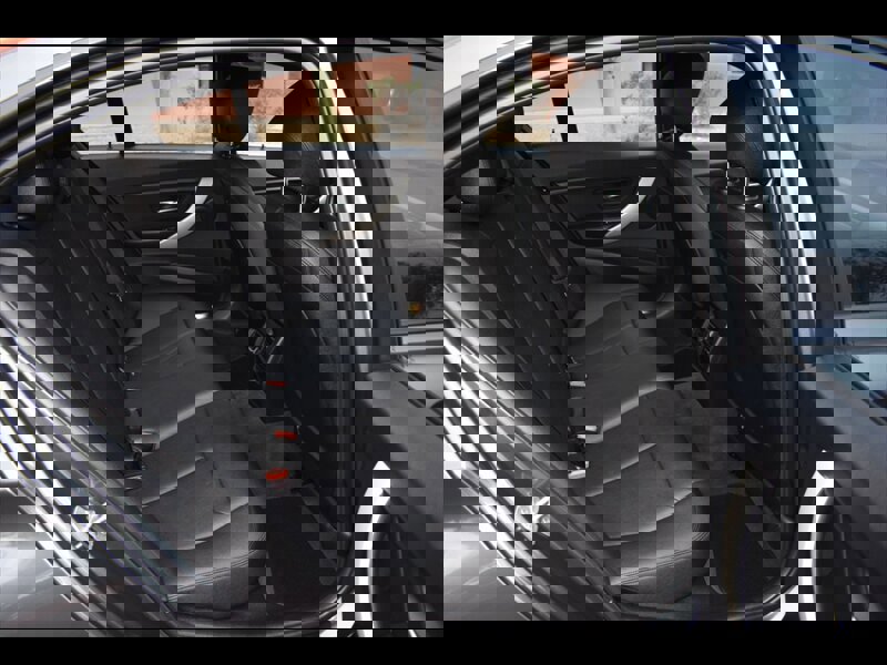 Used 2016 BMW 320i Sedan w/ Sport Package image 27