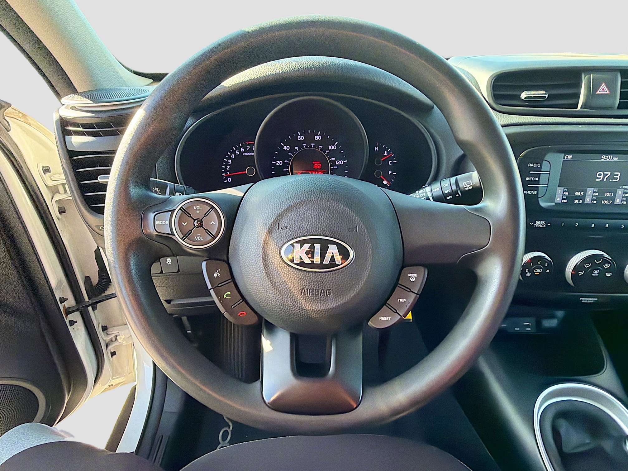 Used 2018 Kia Soul image 34