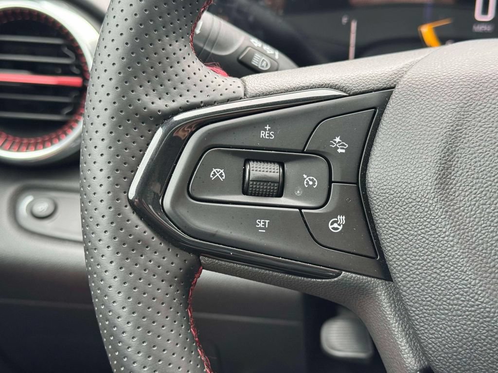 Used 2026 Chevrolet Trax RS w/ Sunroof Package FWD image 24