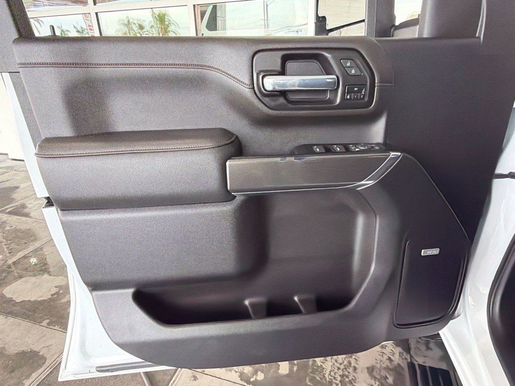 Used 2022 GMC Sierra 2500 AT4 w/ AT4 Premium Plus Package AWD/4WD image 17