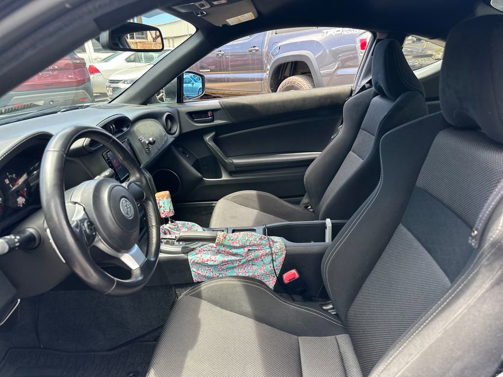 Used 2020 Toyota 86 RWD image 13